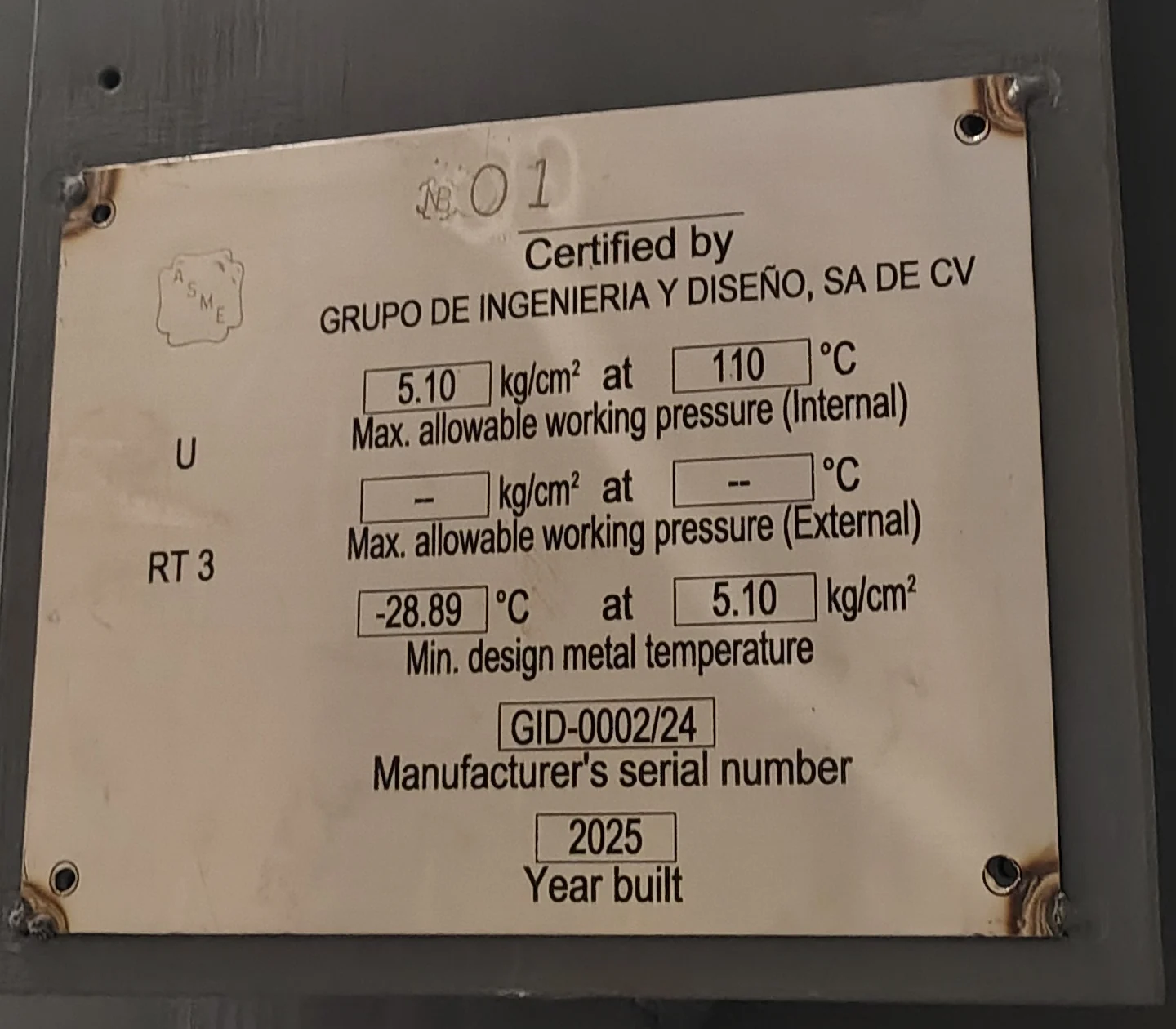 Placa de datos con estampado ASME «U» certificada por GIDSA, serie GID-0002/24