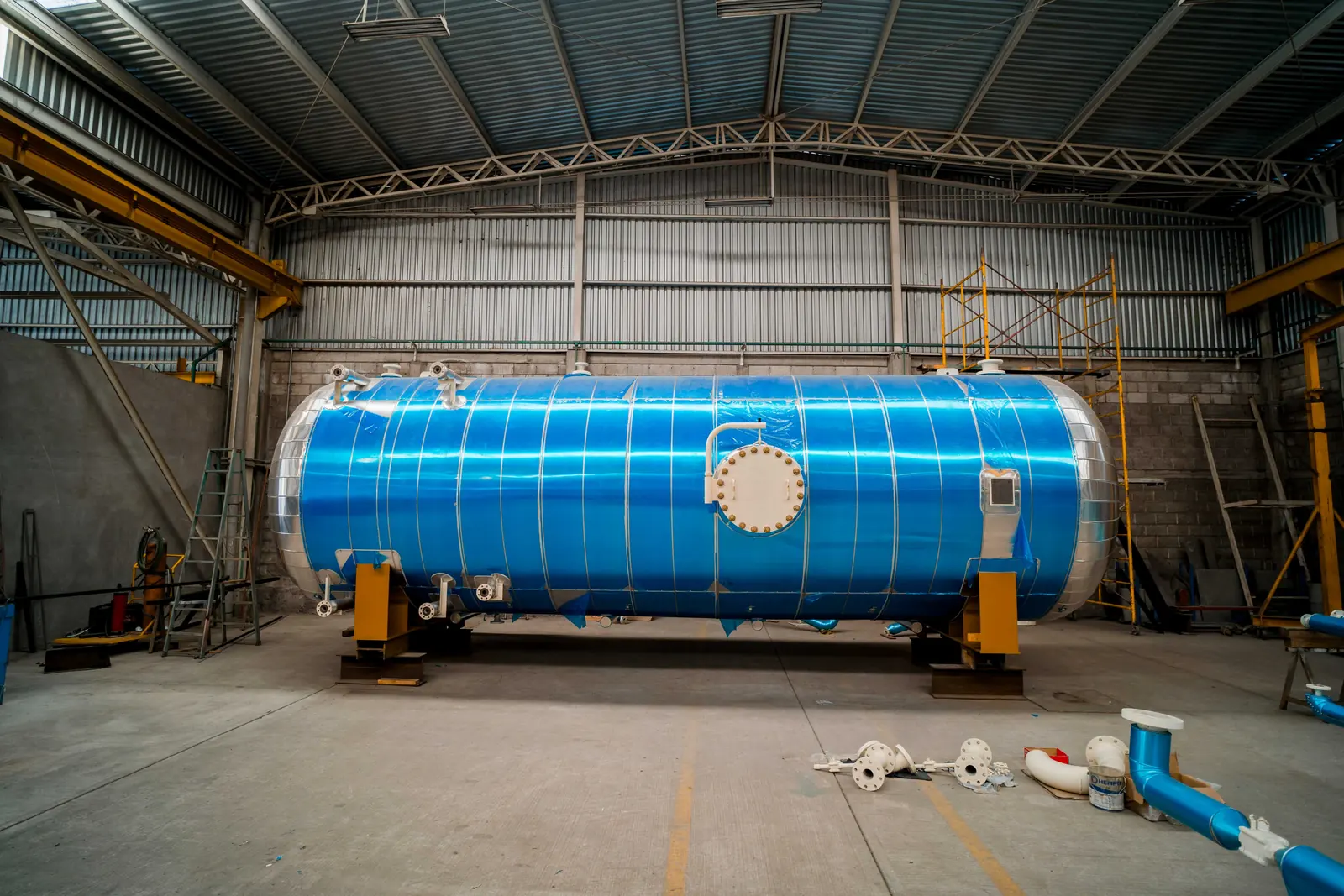 Tanque atmosférico horizontal de antiespumante con aislamiento térmico, fabricado por GIDSA